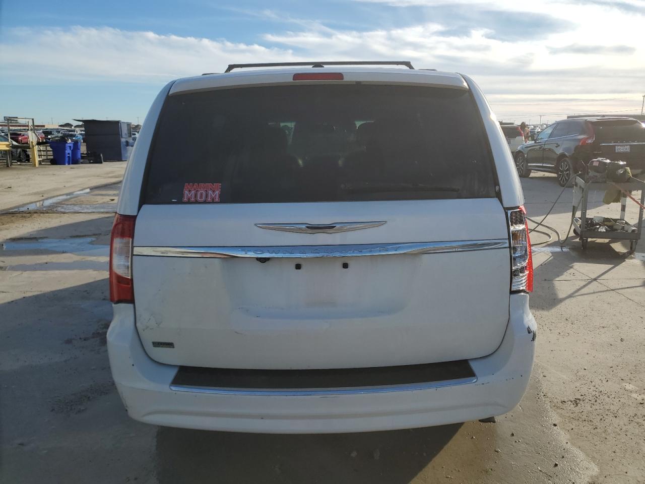 2014 Chrysler Town & Country VIN 2C4RC1BG9ER156677 Copart auction photo, vandalism / rear end damage thumbnail 6