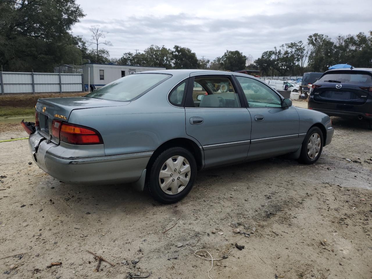 1998 Toyota Avalon VIN 4T1BF18B8WU275468 Copart auction photo, front end / rear end damage thumbnail 3