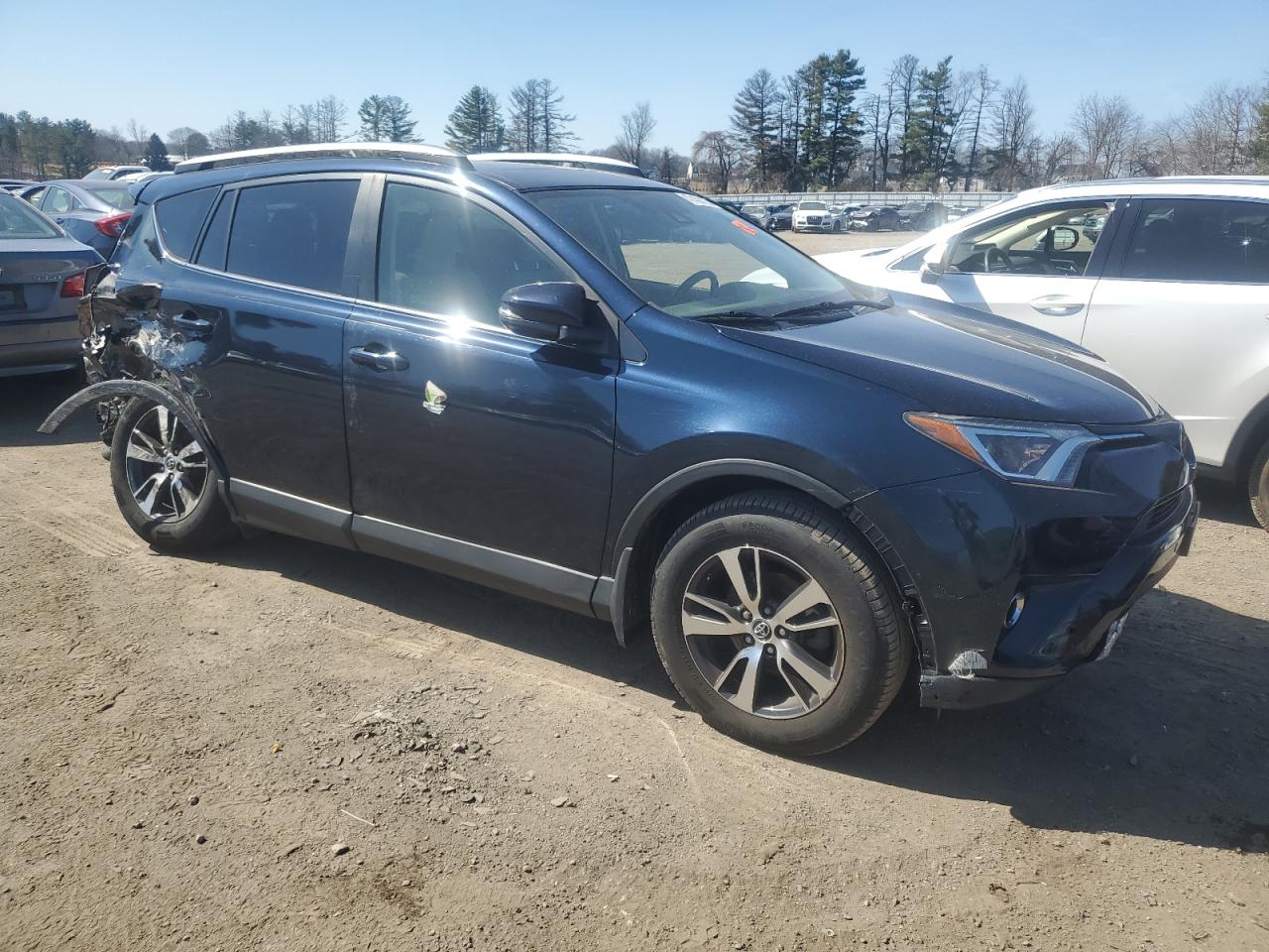 2018 Toyota RAV 4 VIN JTMRFREV6JJ737293 Copart auction photo, rear end / side damage thumbnail 4
