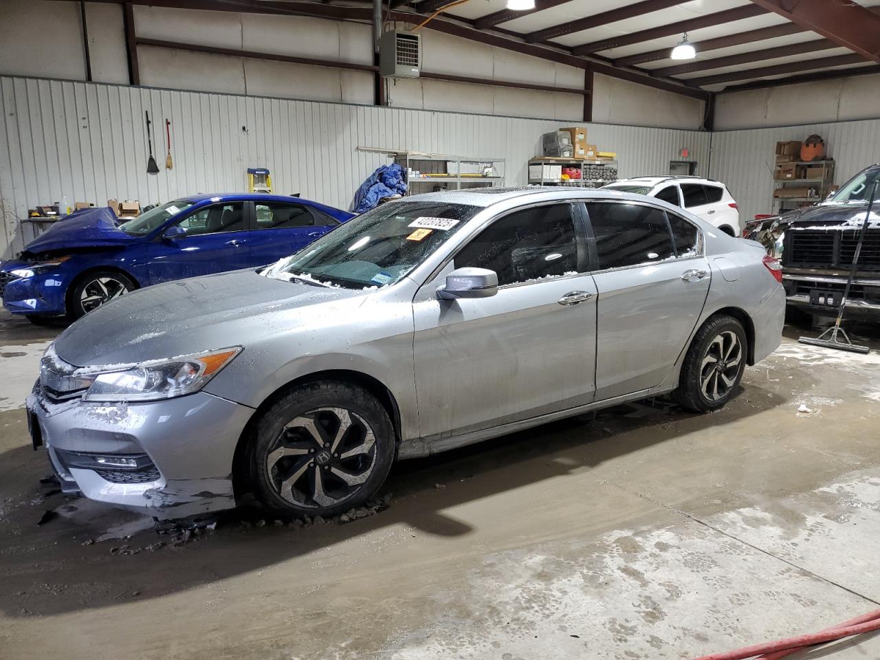 2017 Honda Accord VIN 1HGCR2F71HA183872