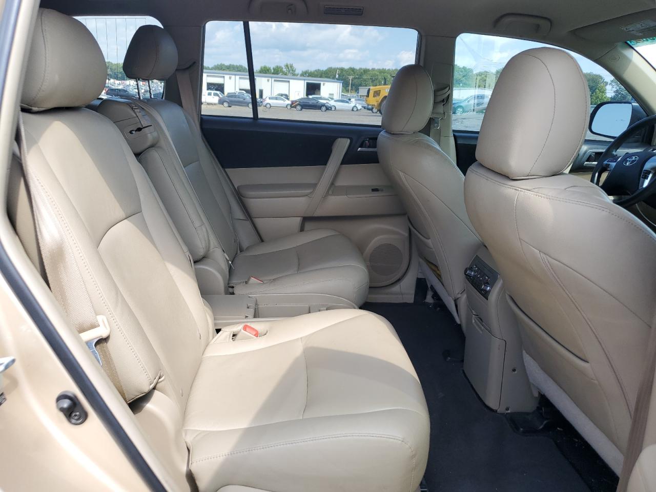 2012 Toyota Highlander VIN 5TDZK3EH7CS068346 Copart auction photo, rear end / minor dent/scratches damage thumbnail 12