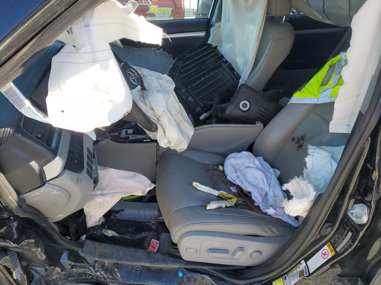2018 Toyota Highlander VIN 5TDJZRFH5JS553916 Copart auction photo, all over damage thumbnail 7