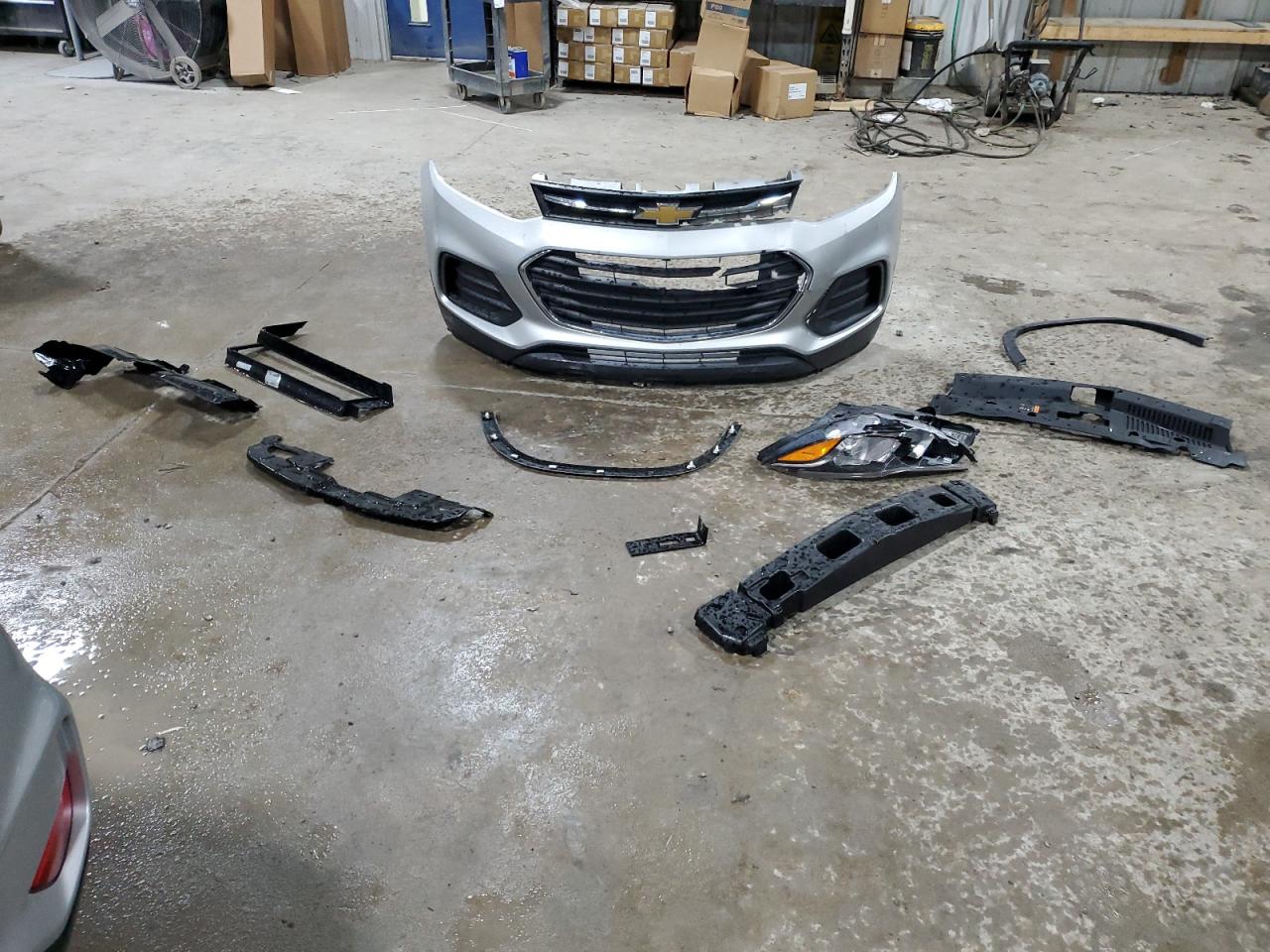 2019 Chevrolet Trax VIN 3GNCJKSB1KL389815 Copart auction photo, front end damage thumbnail 13