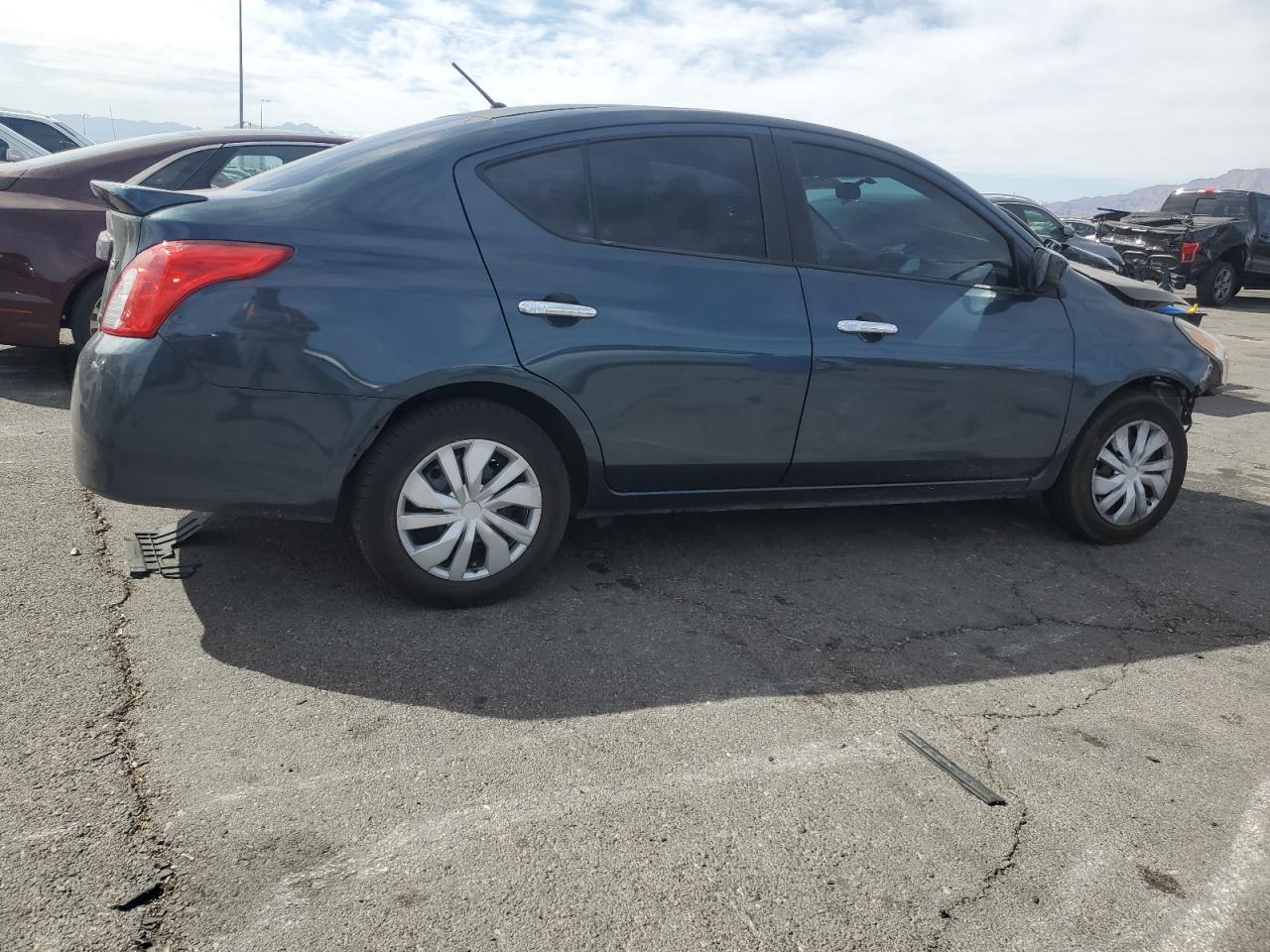 2016 Nissan Versa VIN 3N1CN7AP1GL889586 Copart auction photo, front end damage thumbnail 3