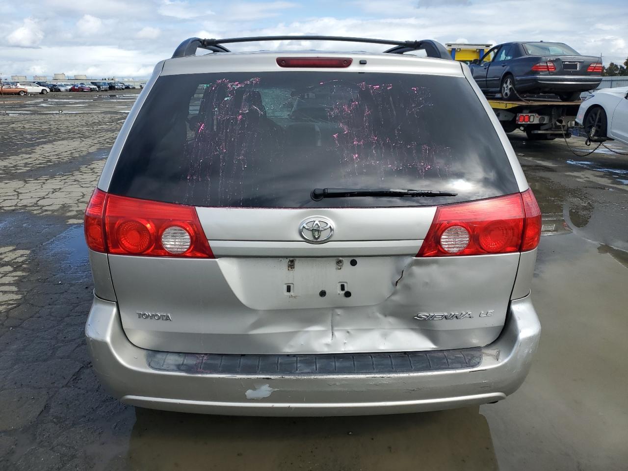 2009 Toyota Sienna VIN 5TDZK23C39S288237 Copart auction photo, vandalism / all over damage thumbnail 6