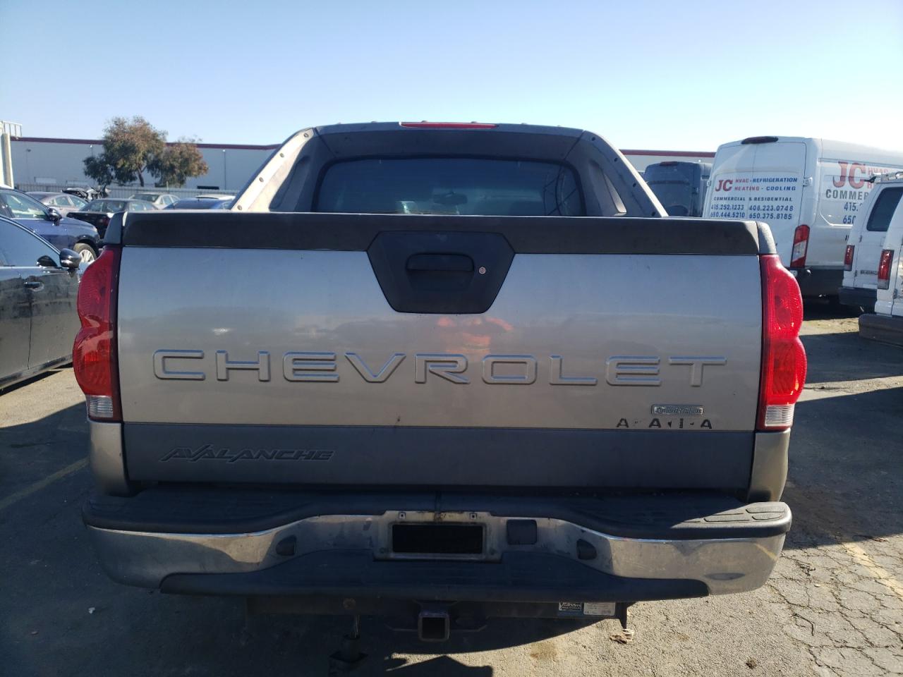 2003 Chevrolet Avalanche VIN 3GNEC13TX3G225817 Copart auction photo, front end / side damage thumbnail 6