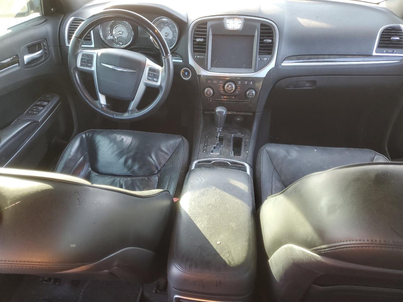2011 Chrysler 300 VIN 2C3CA6CT7BH563603 Copart auction photo, all over / minor dent/scratches damage thumbnail 8
