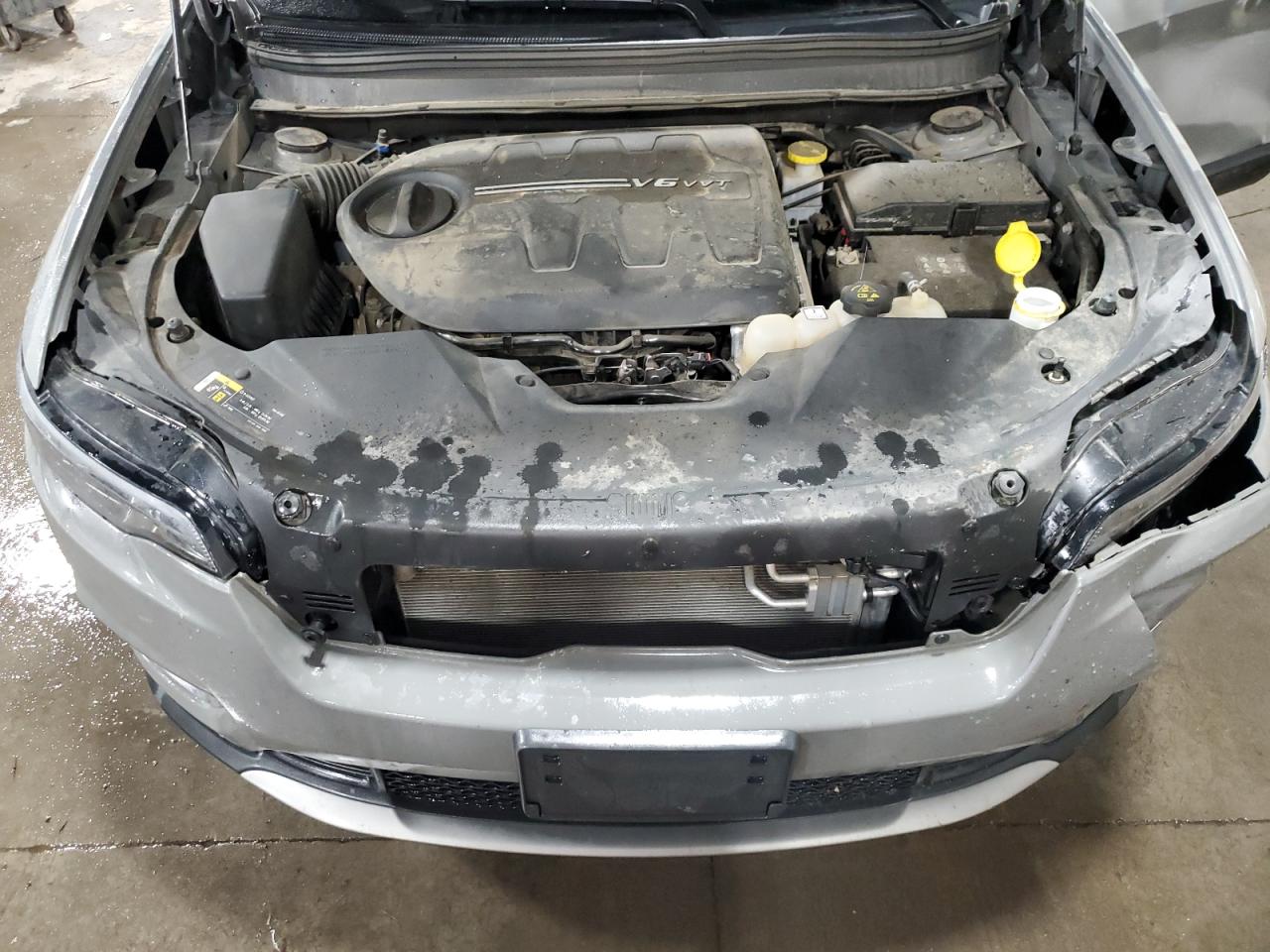 2019 Jeep Grand Cherokee VIN 1C4PJMDX6KD472659 Copart auction photo, front end / side damage thumbnail 13