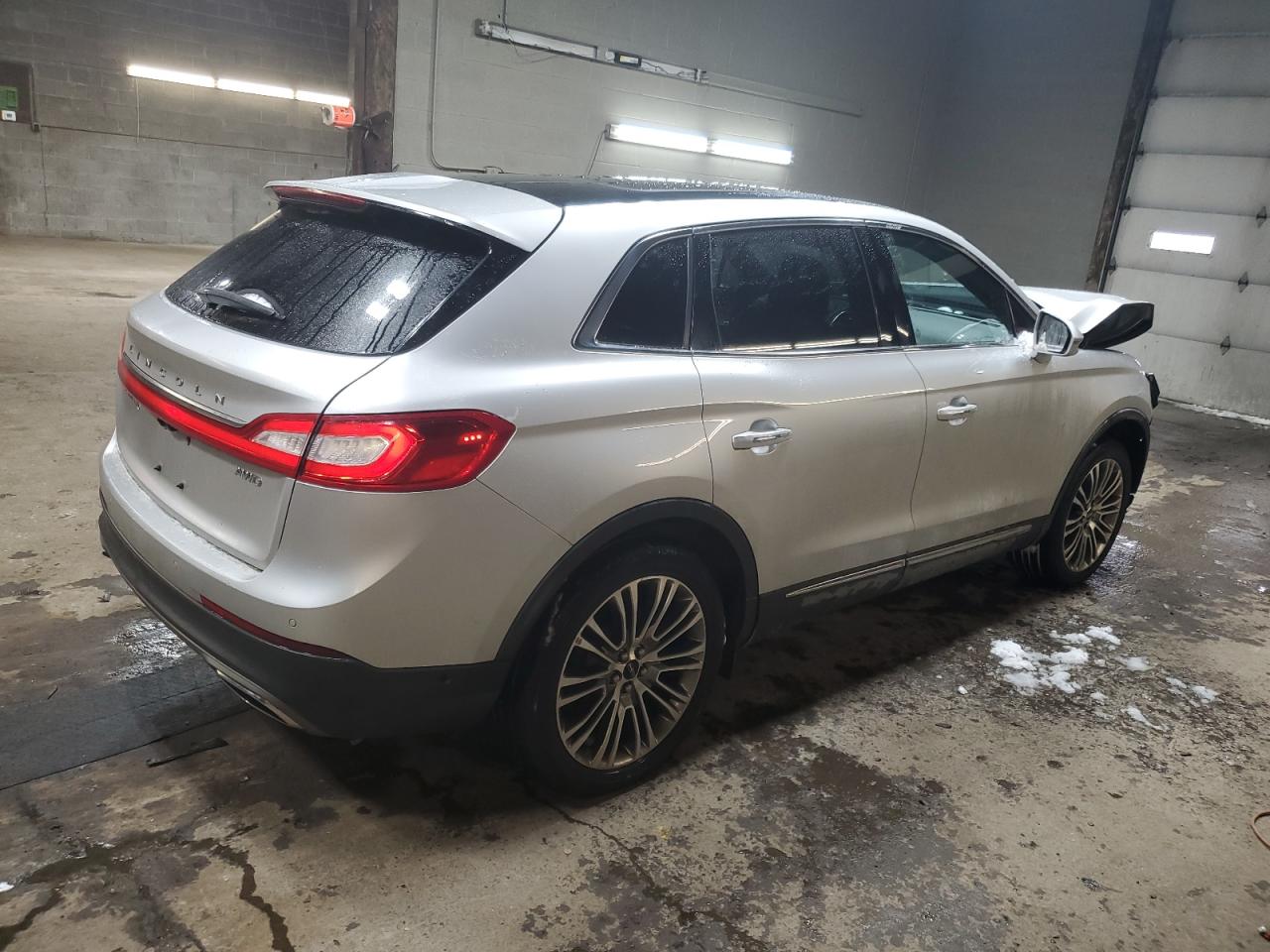 2016 Lincoln MKX VIN 2LMTJ8LR2GBL62570 Copart auction photo, front end damage thumbnail 3