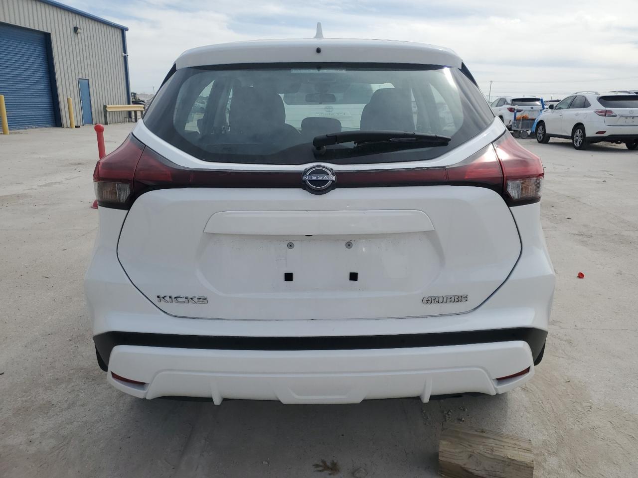 2024 Nissan Kicks VIN 3N1CP5BV8RL552122 Copart auction photo, front end damage thumbnail 6