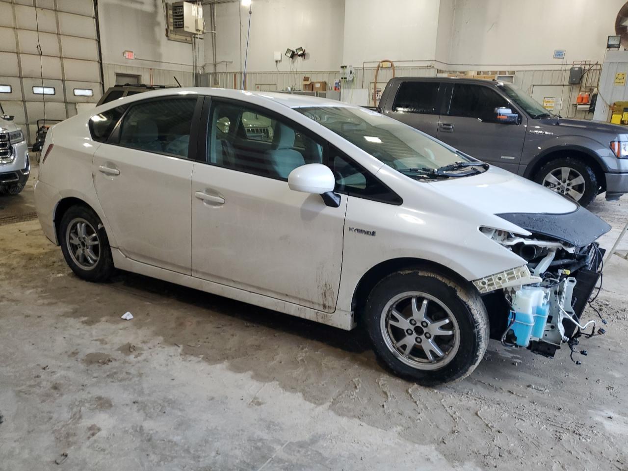 2011 Toyota Prius VIN JTDKN3DU9B5318083 Copart auction photo, front end damage thumbnail 4