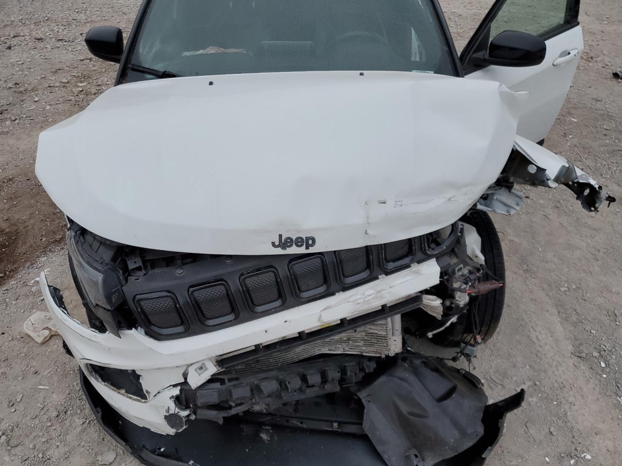 2022 Jeep Compass VIN 3C4NJDBB4NT166217 Copart auction photo, front end / minor dent/scratches damage thumbnail 12