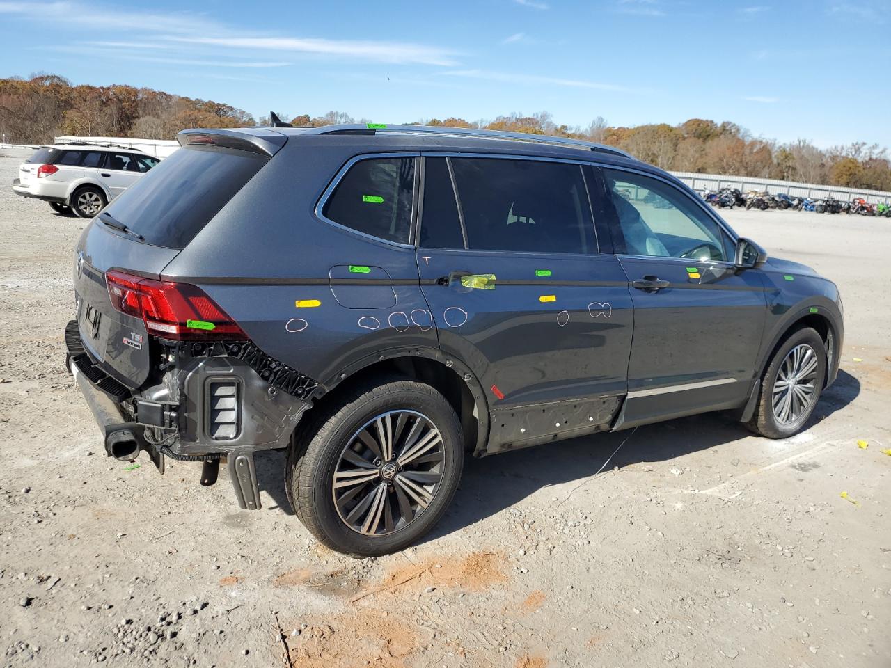 2018 Volkswagen Tiguan VIN 3VV2B7AX6JM068584 Copart auction photo, rear end / side damage thumbnail 3