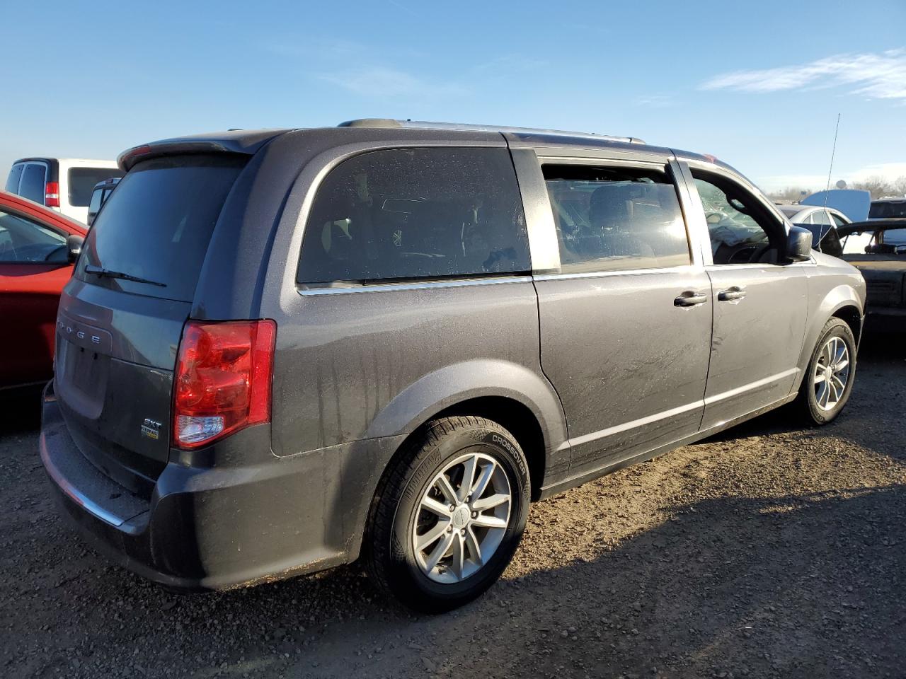 2019 Dodge Caravan VIN 2C4RDGCG2KR679422 Copart auction photo, front end / top/roof damage thumbnail 3
