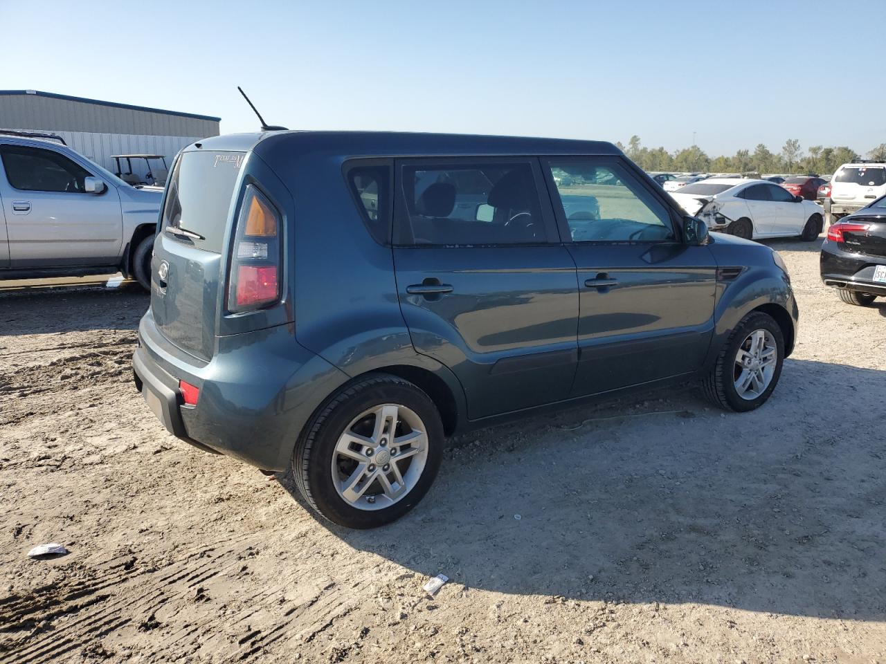 2011 KIA Soul VIN KNDJT2A23B7255792 Copart auction photo, rear end damage thumbnail 3