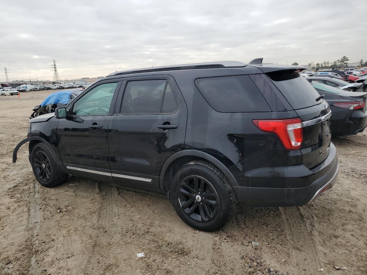 2016 Ford Explorer VIN 1FM5K7D86GGB87363 Copart auction photo, front end damage thumbnail 2