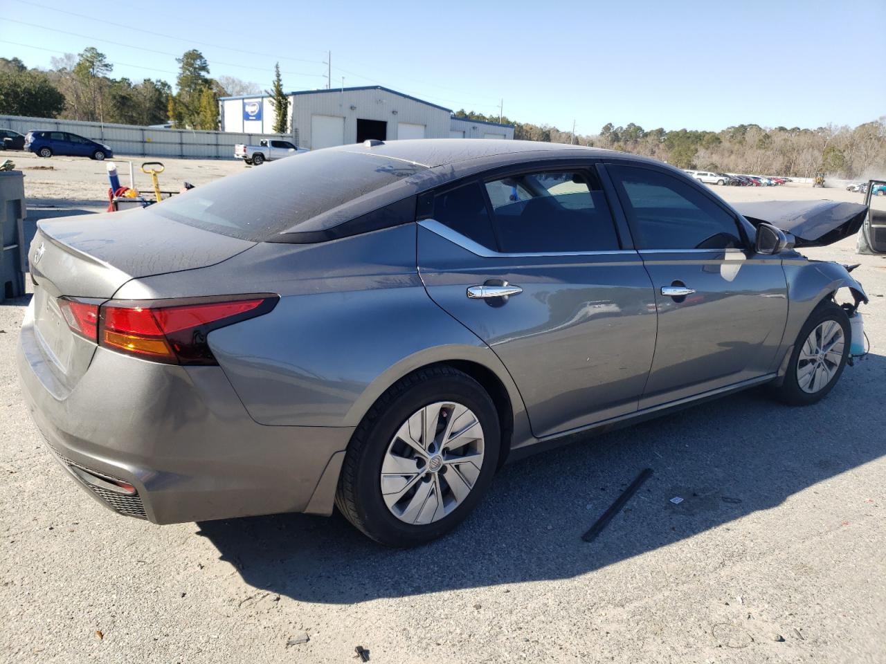 2020 Nissan Altima VIN 1N4BL4BV2LC277323 Copart auction photo, front end / side damage thumbnail 3