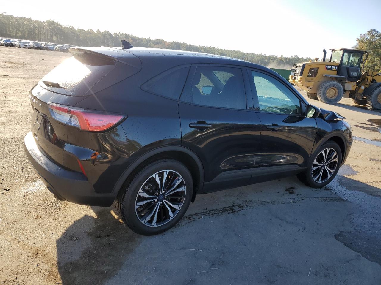 2022 Ford Escape VIN 1FMCU0G60NUB10859 Copart auction photo, front end damage thumbnail 3