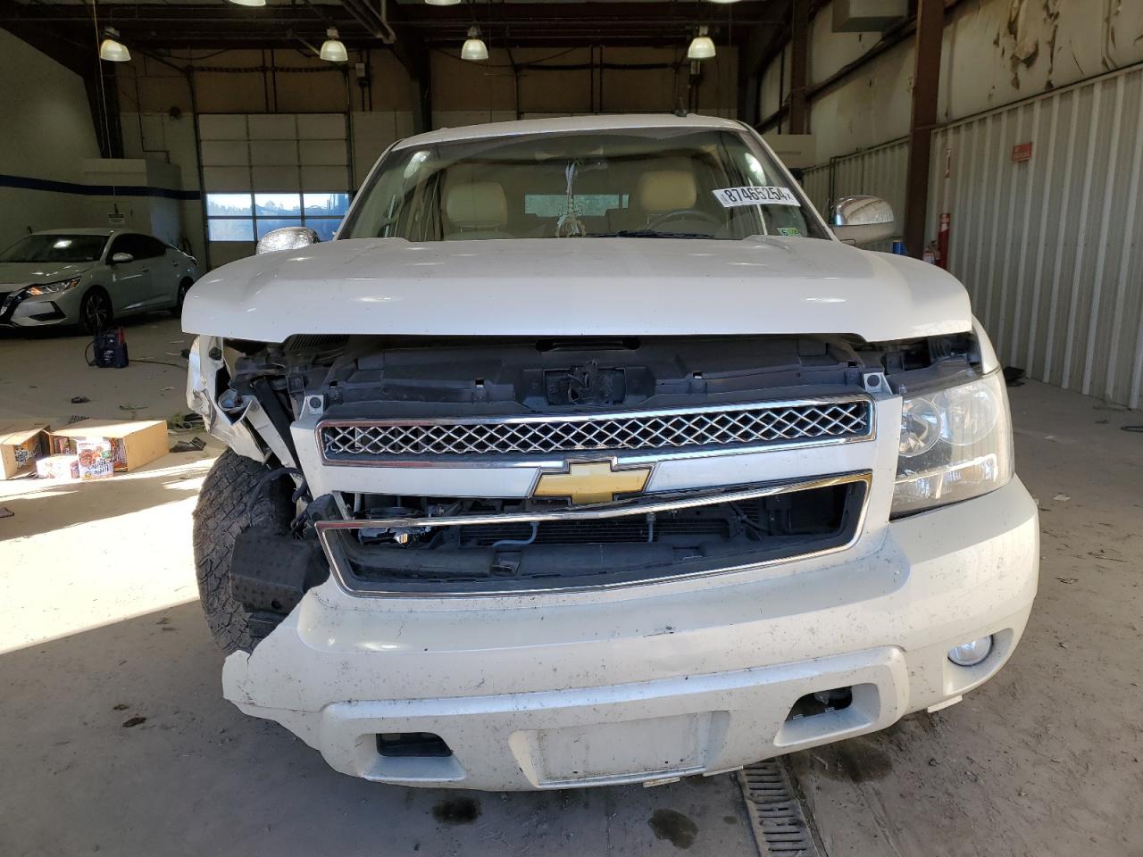 2014 Chevrolet Suburban VIN 1GNSKKE7XER126512 Copart auction photo, front end damage thumbnail 5