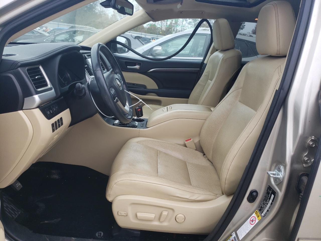 2016 Toyota Highlander VIN 5TDDKRFH5GS327336 Copart auction photo, all over damage thumbnail 7