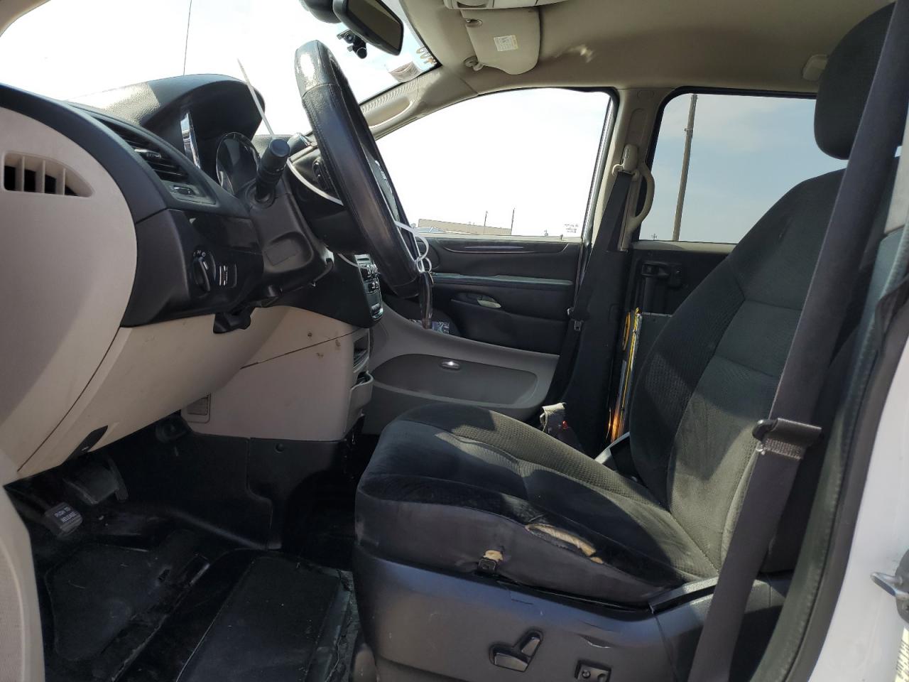 2019 Dodge Caravan VIN 2C7WDGBG1KR699734 Copart auction photo, minor dent/scratches damage thumbnail 7