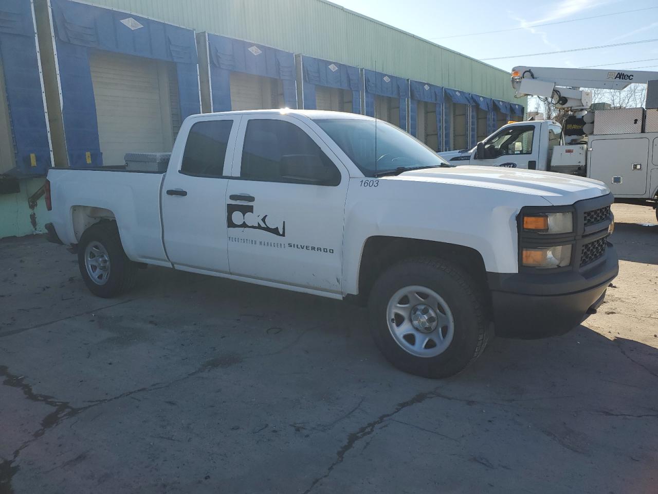 2015 Chevrolet Silverado VIN 1GCVKPEH2FZ379045 Copart auction photo, minor dent/scratches damage thumbnail 4