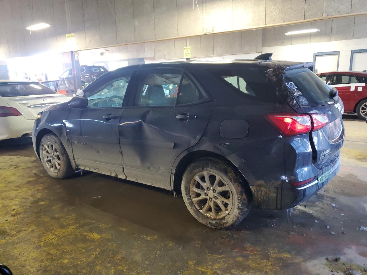 2018 Chevrolet Equinox VIN 3GNAXHEV2JL291955 Copart auction photo, rear end / minor dent/scratches damage thumbnail 2