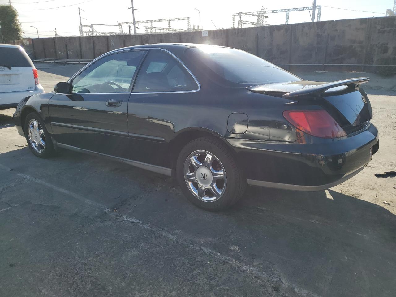 1997 Acura CL VIN 19UYA1256VL020498 Copart auction photo, minor dent/scratches damage thumbnail 2