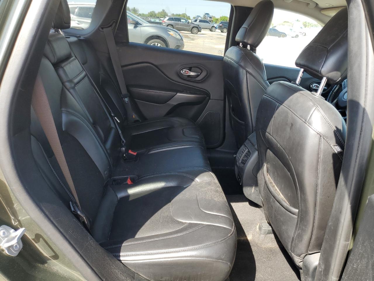 2019 Jeep Grand Cherokee VIN 1C4PJLLXXKD262481 Copart auction photo, front end / minor dent/scratches damage thumbnail 10