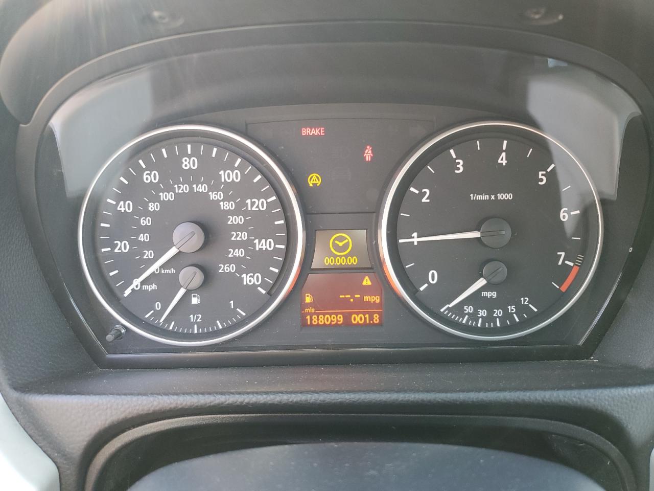 2006 BMW 3er VIN WBAVD13526KT79858 Copart auction photo, minor dent/scratches damage thumbnail 9