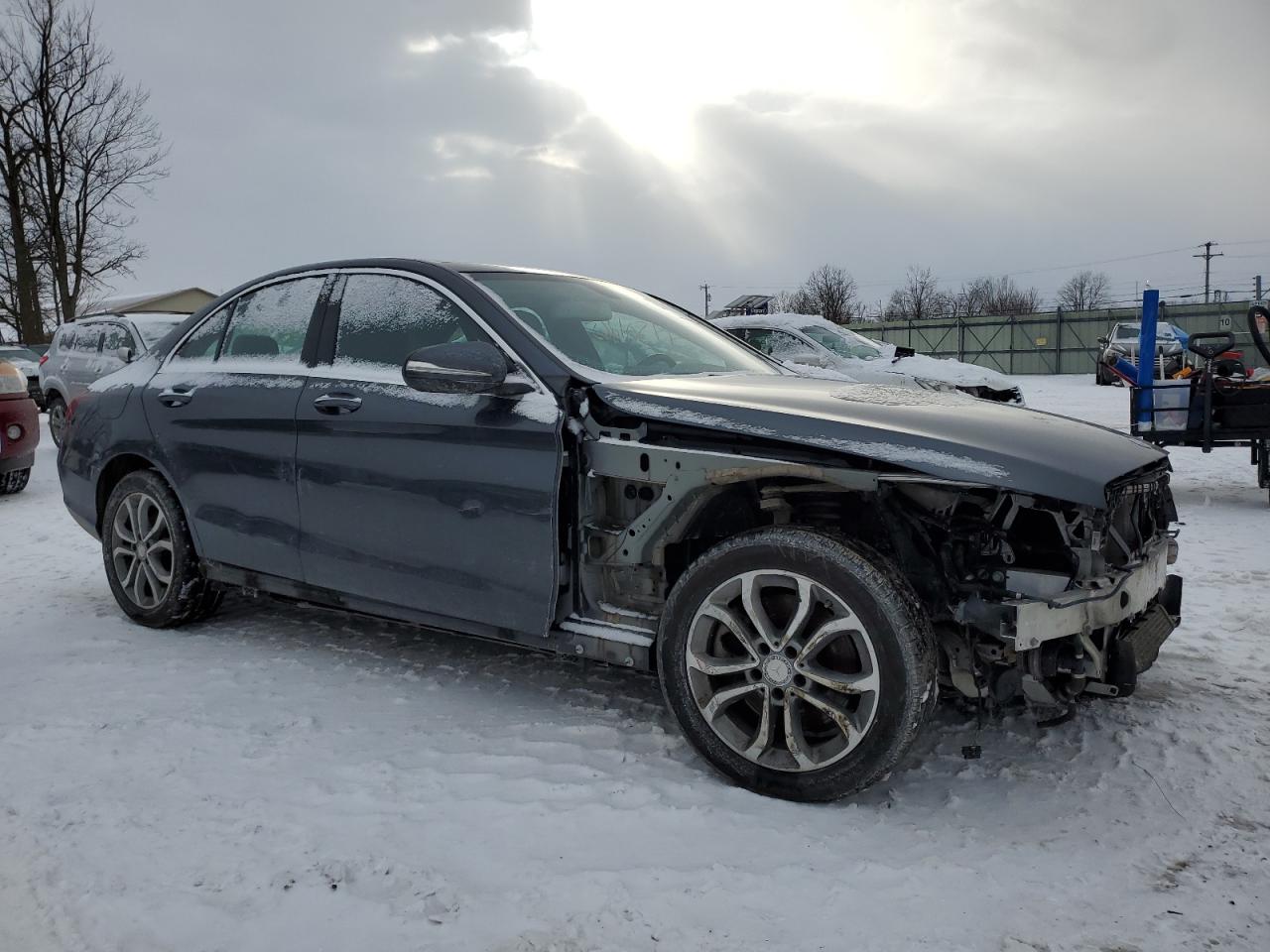 2015 Mercedes-Benz C-klasse VIN 55SWF4KB6FU060663 Copart auction photo, front end / minor dent/scratches damage thumbnail 4