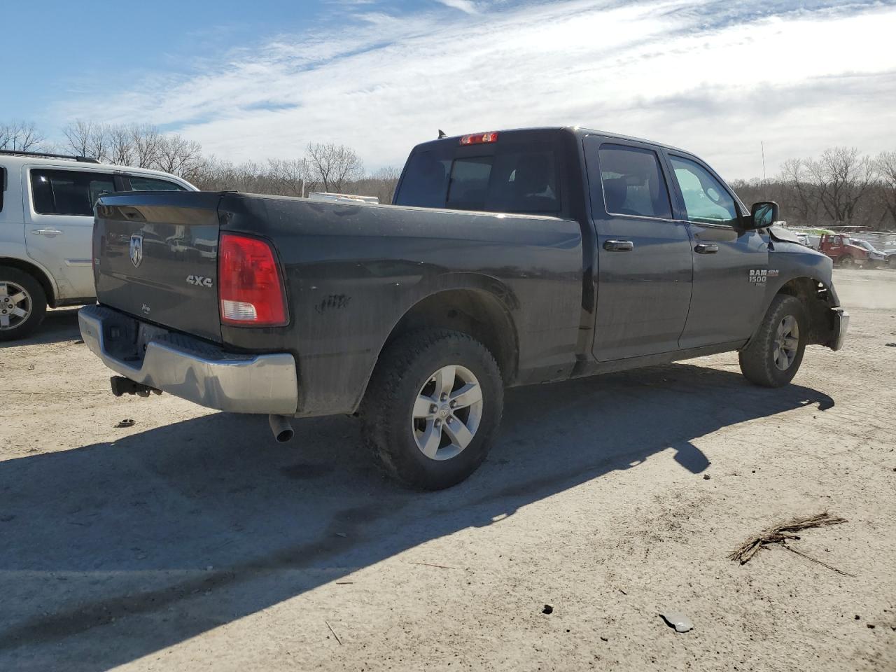 2019 RAM 1500 VIN 1C6RR7TTXKS556343 Copart auction photo, front end damage thumbnail 3