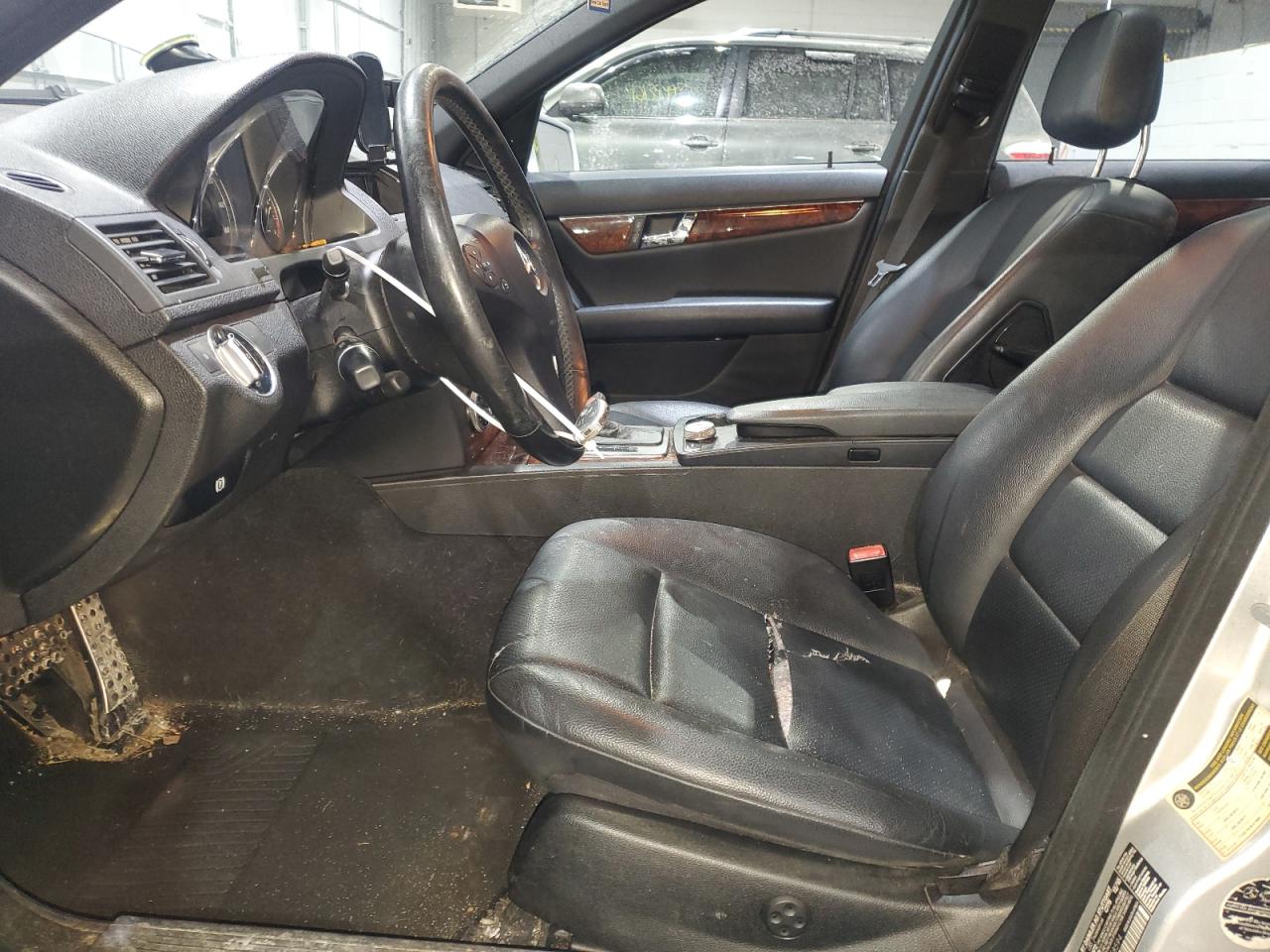 2011 Mercedes-Benz C-klasse VIN WDDGF8BB0BR158594 Copart auction photo, front end / minor dent/scratches damage thumbnail 7