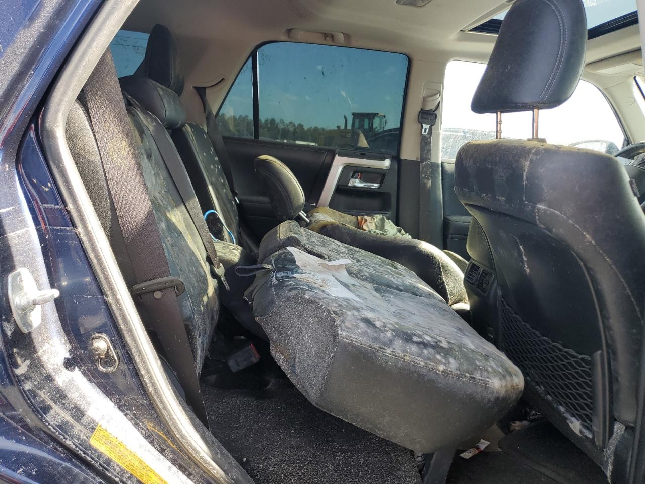 2019 Toyota 4Runner VIN JTEBU5JR1K5637892 Copart auction photo, water/flood / minor dent/scratches damage thumbnail 11
