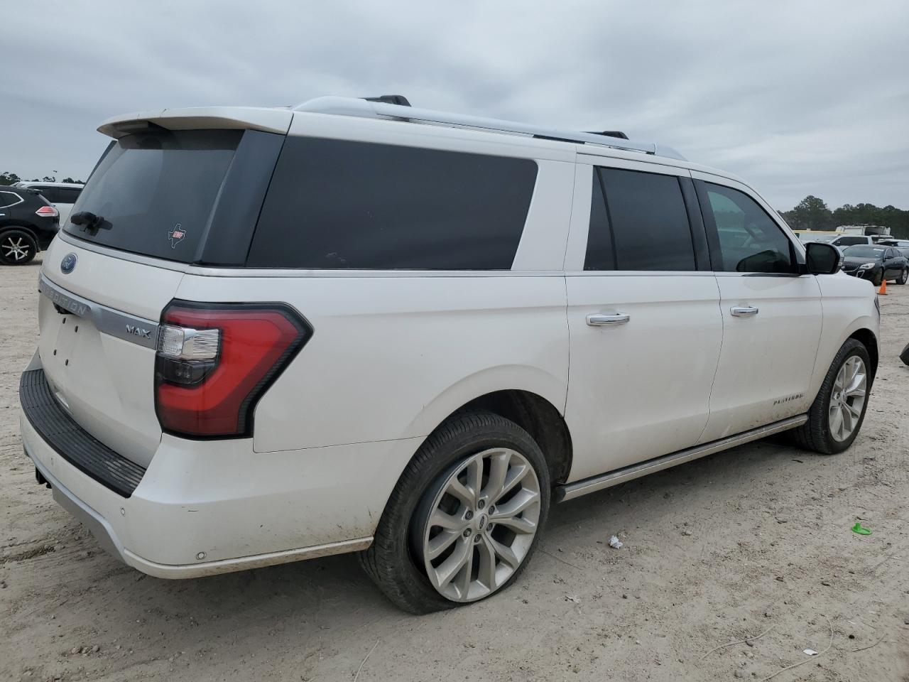2018 Ford Expedition VIN 1FMJK1LT9JEA50292 Copart auction photo, side / minor dent/scratches damage thumbnail 3