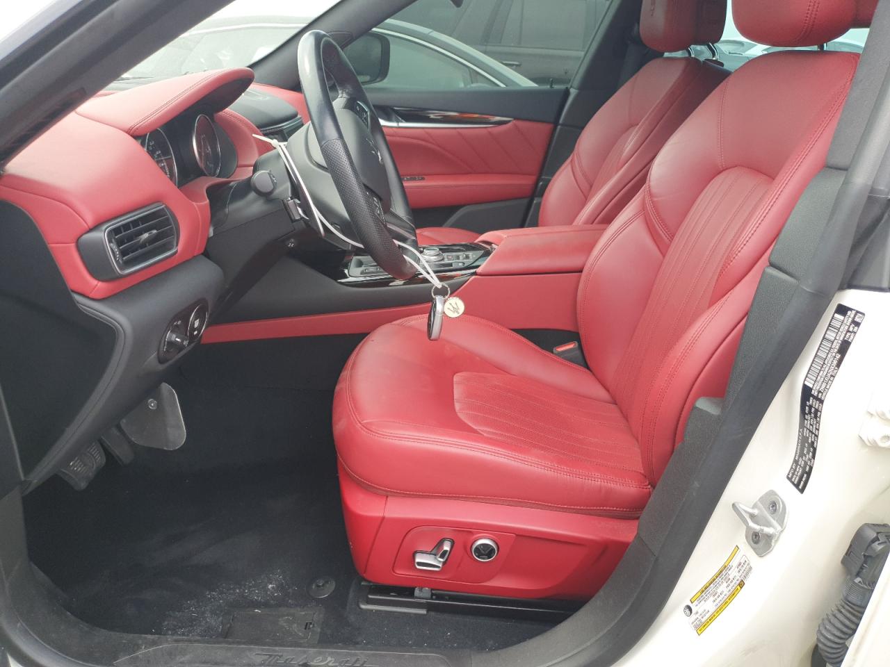 2022 Maserati Levante VIN ZN661XUA2NX396142 Copart auction photo, water/flood damage thumbnail 7