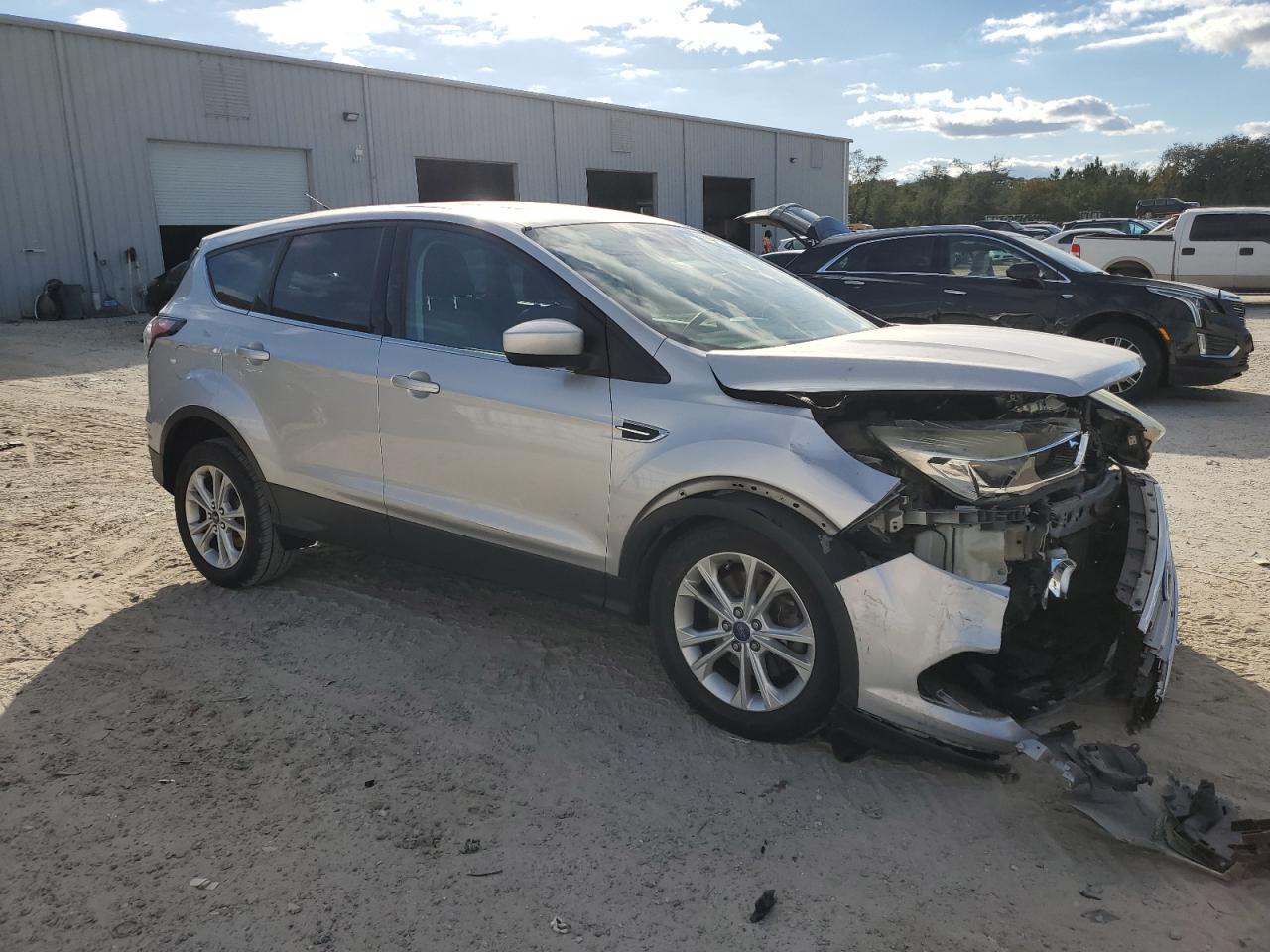 2017 Ford Escape VIN 1FMCU0G92HUC52175 Copart auction photo, front end damage thumbnail 4