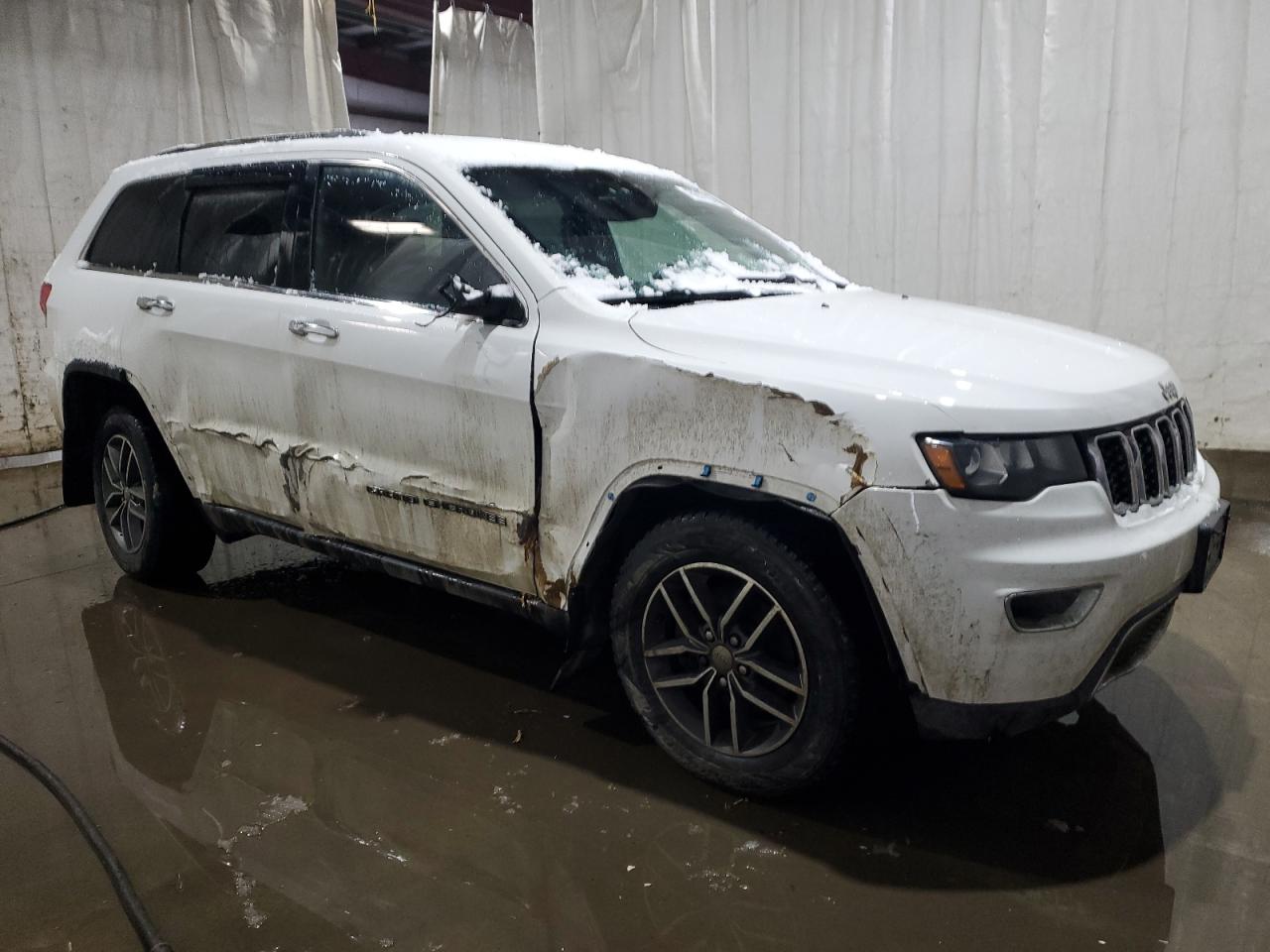 2018 Jeep Grand Cherokee VIN 1C4RJFBG0JC241266 Copart auction photo, front end / side damage thumbnail 4