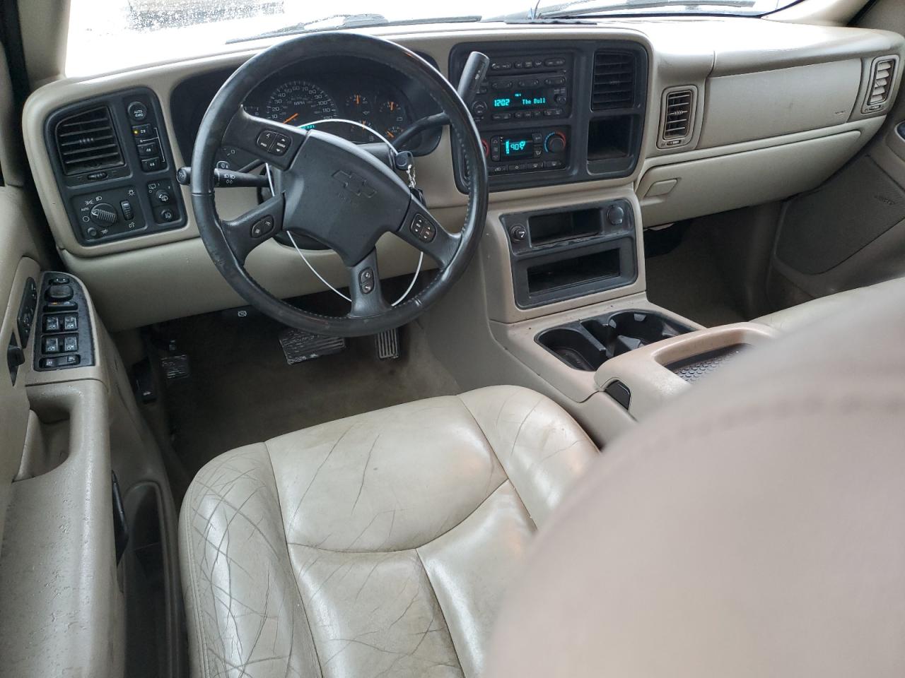 2005 Chevrolet Suburban VIN 3GNFK16Z15G161936 Copart auction photo, front end damage thumbnail 8