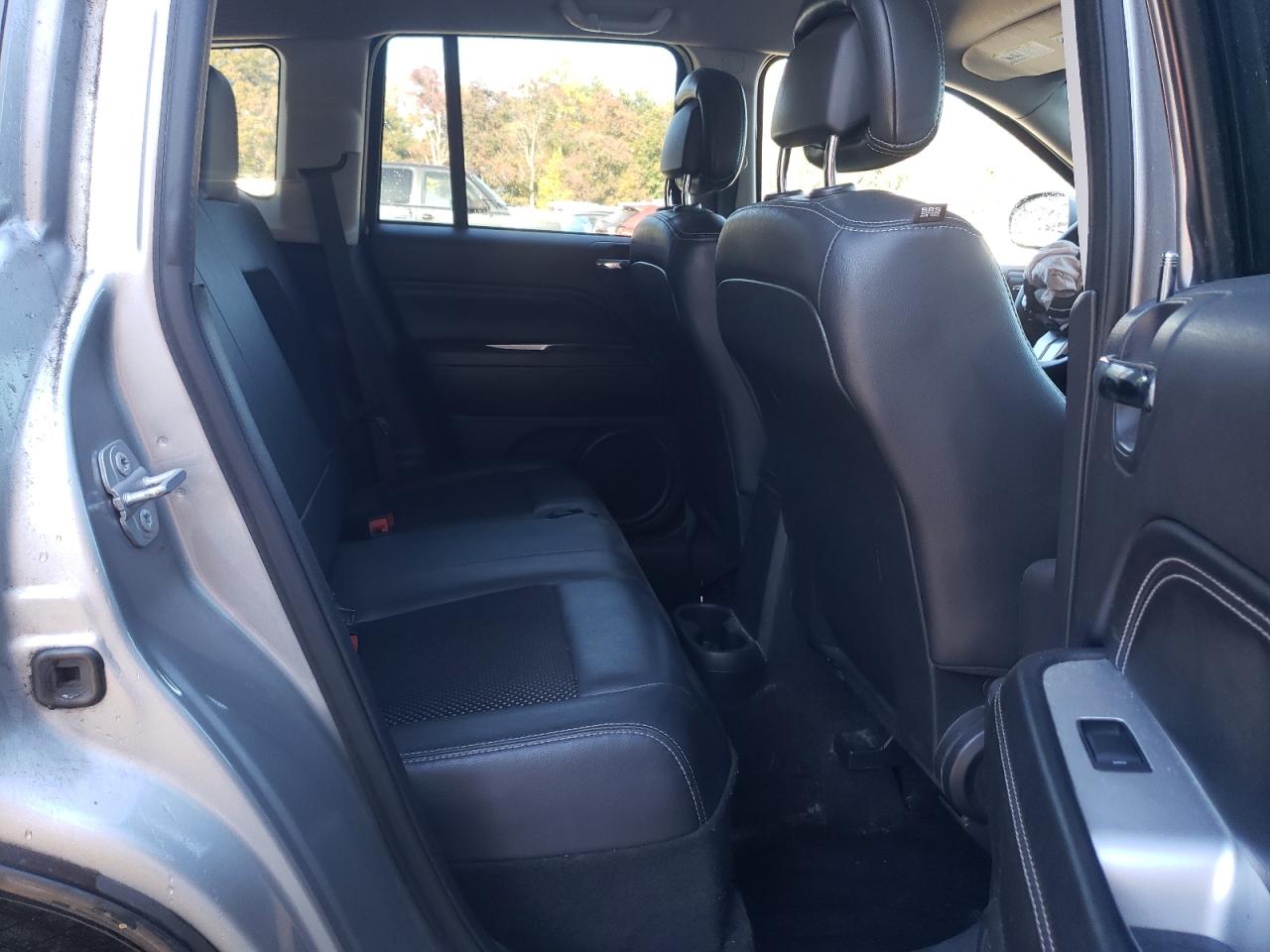 2015 Jeep Compass VIN 1C4NJDEB7FD370657 Copart auction photo, front end / minor dent/scratches damage thumbnail 11