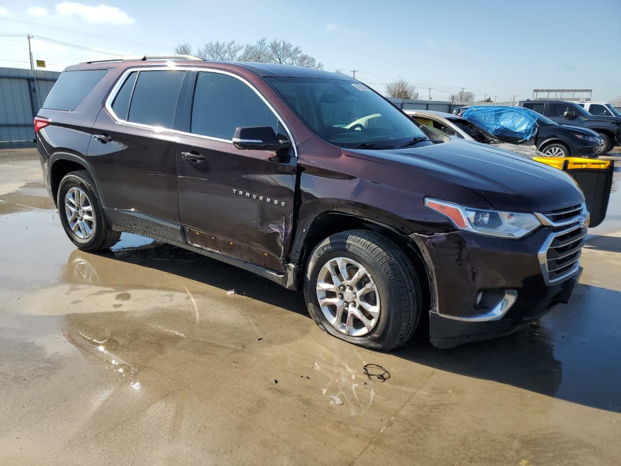 2020 Chevrolet Traverse VIN 1GNERGKW2LJ253946 Copart auction photo, front end / hail damage thumbnail 4