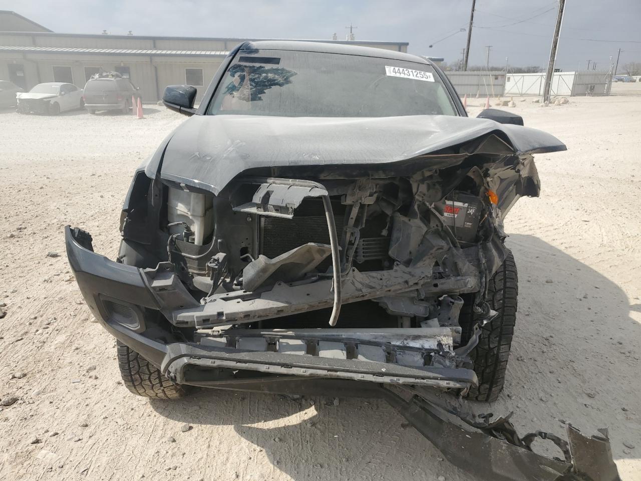 2018 Toyota Tacoma VIN 5TFCZ5AN9JX156458 Copart auction photo, front end / side damage thumbnail 5