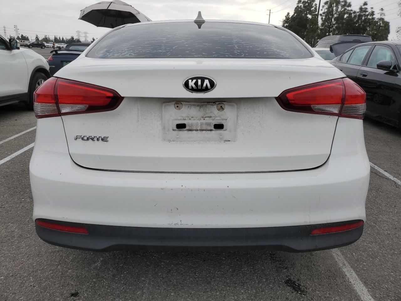 2017 KIA Forte VIN 3KPFK4A78HE076222 Copart auction photo, front end / side damage thumbnail 6