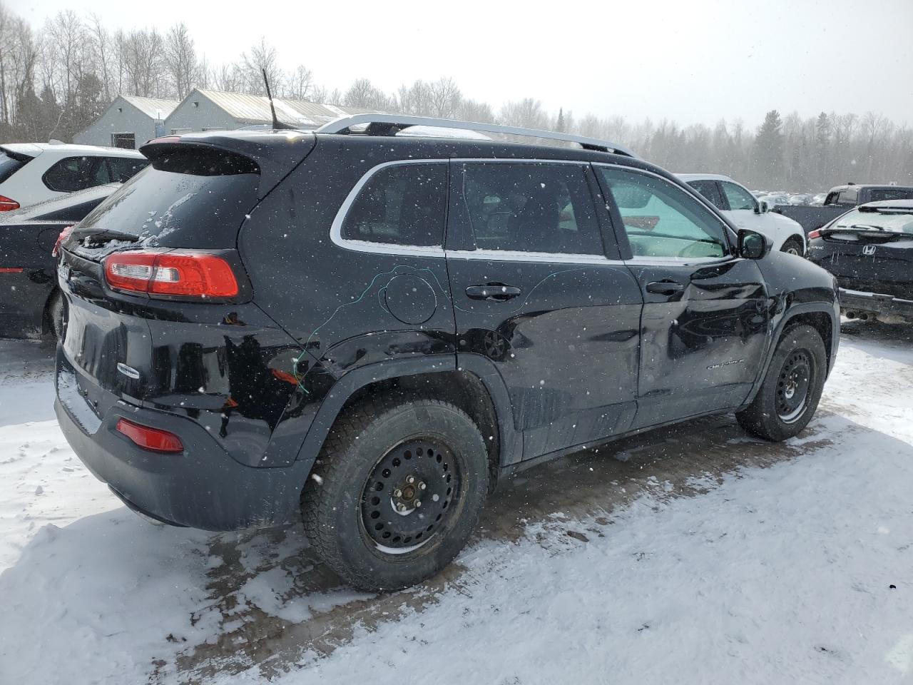 2017 Jeep Cherokee VIN 1C4PJMCSXHW631380 Copart auction photo, side / front end damage thumbnail 3