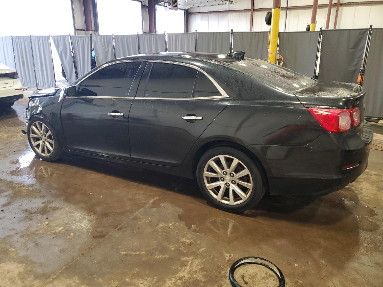 2015 Chevrolet Malibu VIN 1G11F5SL4FF102021 Copart auction photo, front end / rear end damage thumbnail 2