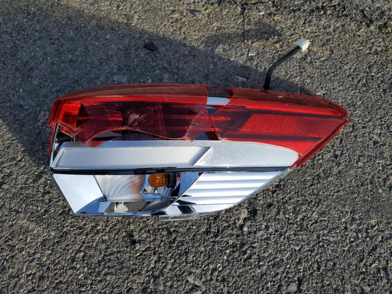 2018 Toyota Highlander VIN 5TDDZRFH6JS824320 Copart auction photo, rear end / side damage thumbnail 15