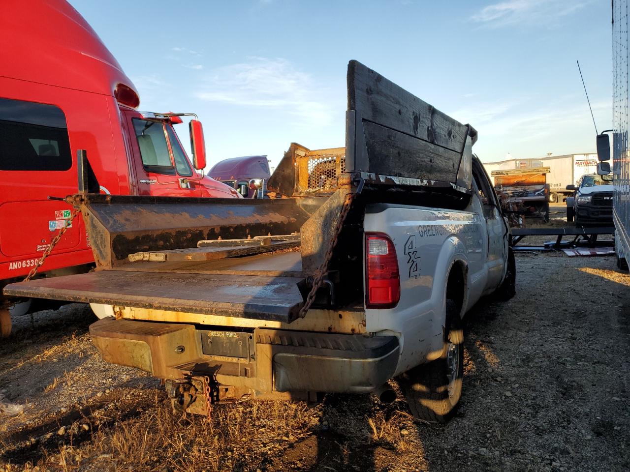 2015 Ford F250 VIN 1FT7X2B64FEC61151 Copart auction photo, burn - engine / burn - interior damage thumbnail 3