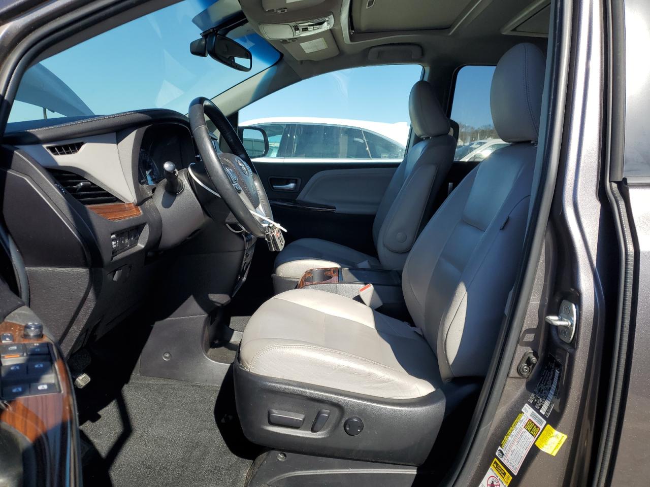 2015 Toyota Sienna VIN 5TDDK3DCXFS098042 Copart auction photo, rear end damage thumbnail 7