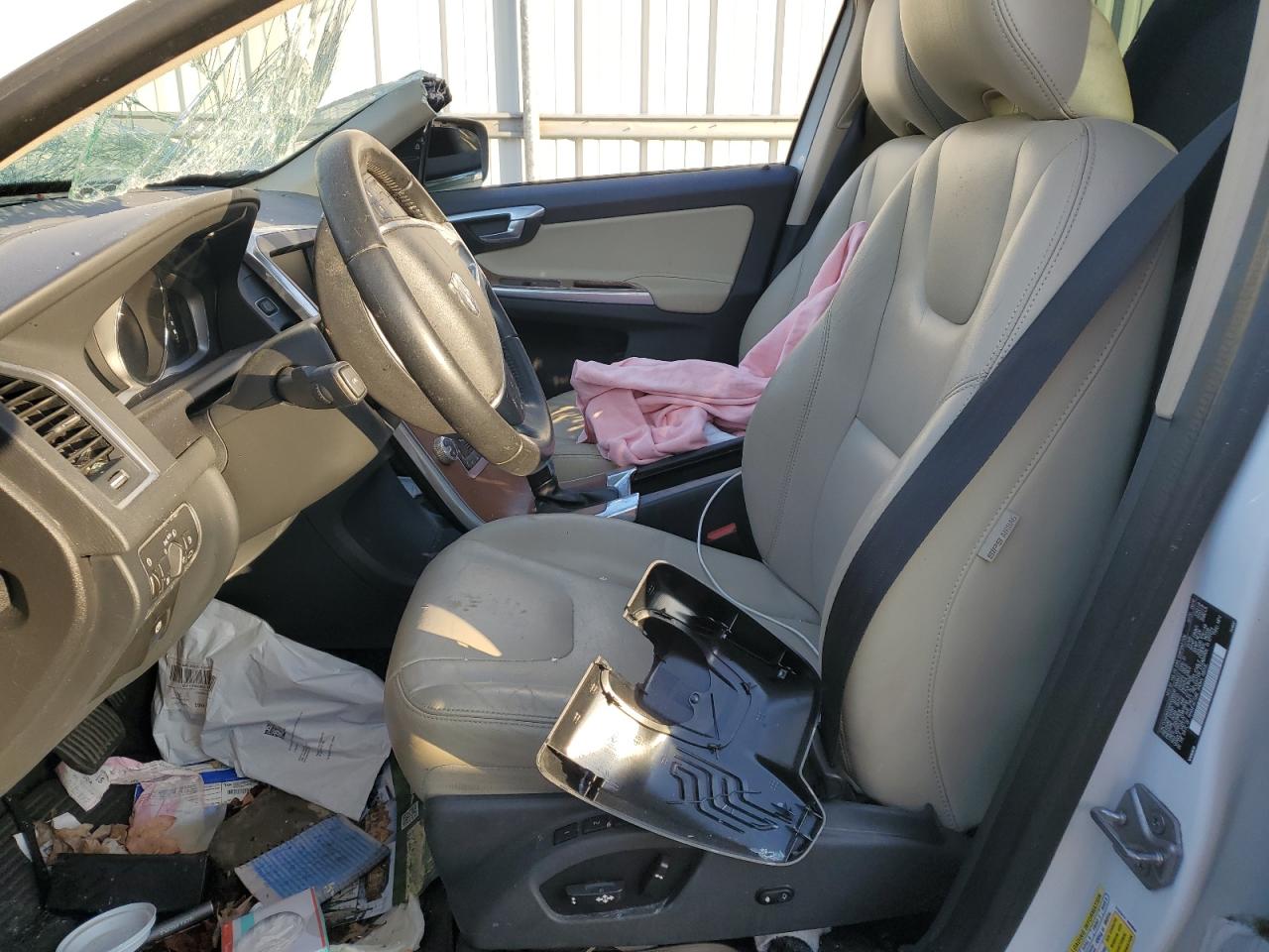 2017 Volvo XC60 VIN YV440MDU5H2026936 Copart auction photo, all over damage thumbnail 7