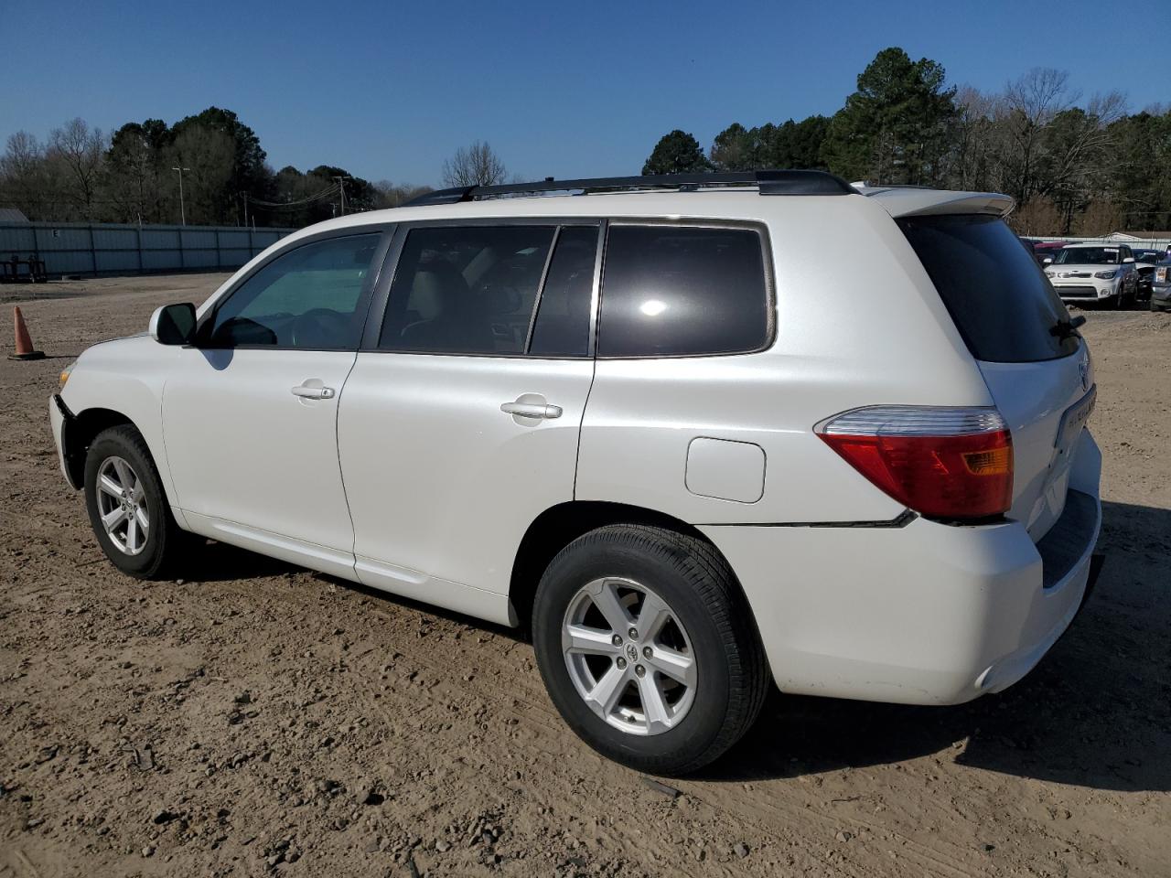 2010 Toyota Highlander VIN 5TDKK3EH7AS010381 Copart auction photo, front end / rear end damage thumbnail 2